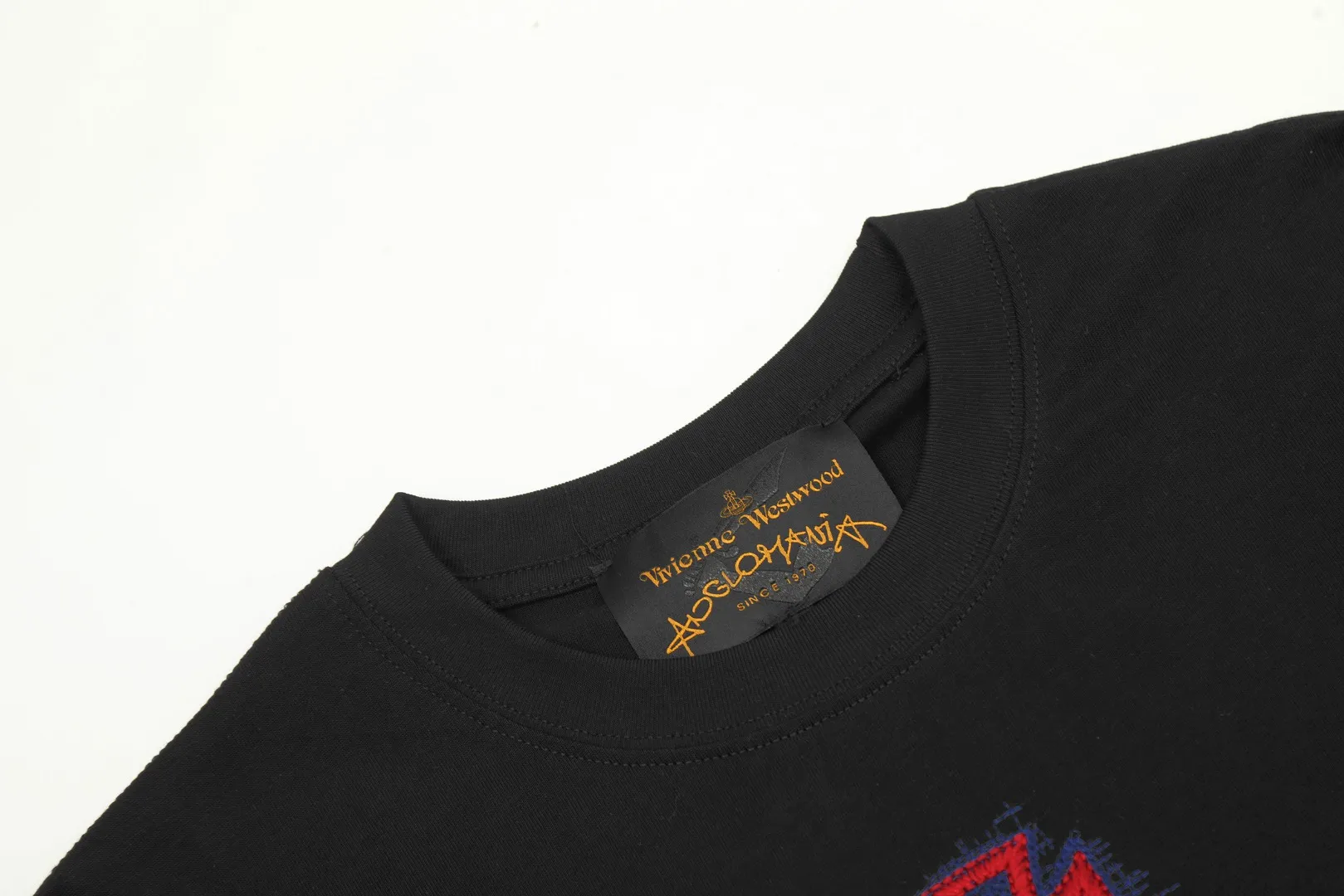 vivienne west wood West Queen Mother's Pattern Embroidery Heavy Industry Saturn Long Sleeves Very practical for inner wear and outer wear Hem matching slit design Full range of correct accessories Every detail is fully restored Straight to full size Size: XS S M L Black White